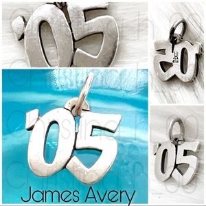 James Avery RARE ‘05 2005 year charm UNCUT